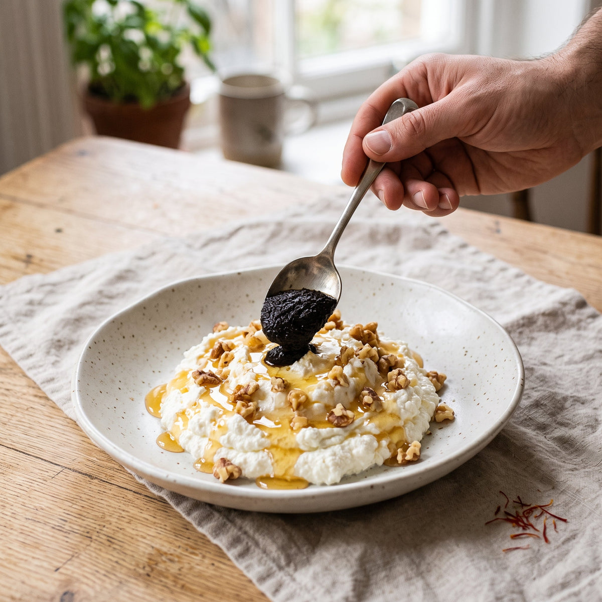 Ricotta au miel et noix grillées à l'Or Noir